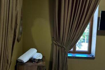 هتل Fole Guest House