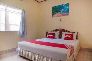 Отель Oyo 681 Paradise