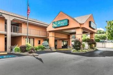 هتل Quality Inn Downtown