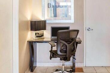 هتل Quality Inn Downtown