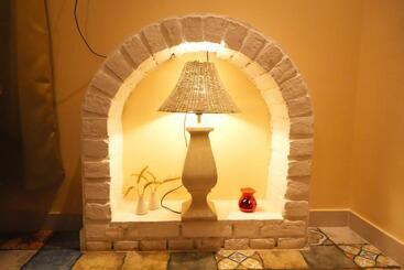 هتل Rustic Roots Farm Stay