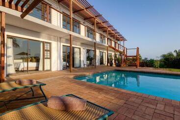 هتل The Ridge Guesthouse
