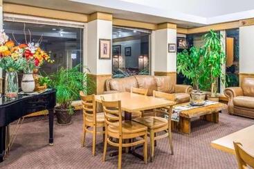 هتل Travelodge By Wyndham Kalispell