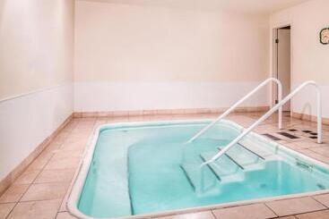 هتل Travelodge By Wyndham Kalispell