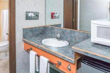هتل Travelodge By Wyndham Kalispell