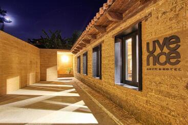 هتل Uvence Garden
