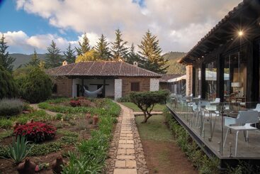 هتل Uvence Garden