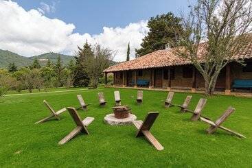 هتل Uvence Garden