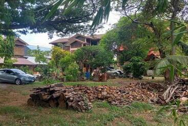 پانسیون Baan Lotus Guest House