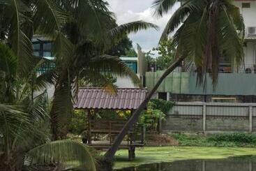 پانسیون Baan Lotus Guest House