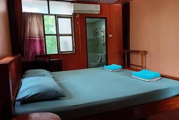 پانسیون Baan Lotus Guest House