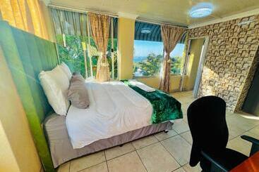 پانسیون Honeyhills Excellence Resorts E