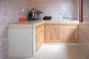پانسیون Tiara Guest House