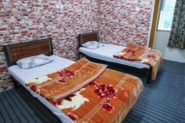 Yak Sarai Hotel & Restaurant