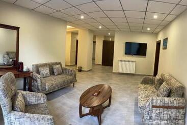 تختخواب و صبحانه Blossom View Apartments