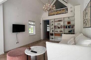 צימר Lingeliefde Logement Complete Studio Met Eigen Keuken En Badkamer