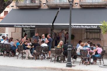 هتل Christine Boutique