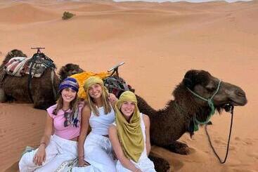 هتل East Desert & Luxury Camp