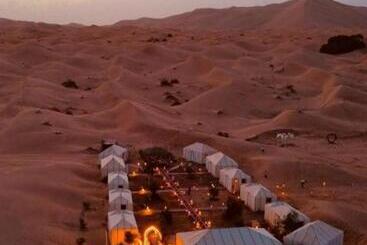 هتل East Desert & Luxury Camp