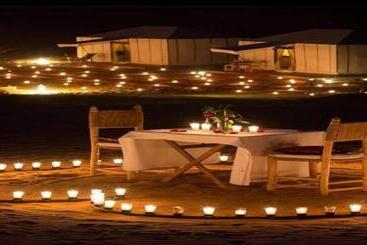 هتل East Desert & Luxury Camp