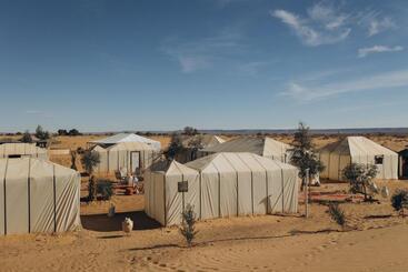 هتل East Desert & Luxury Camp