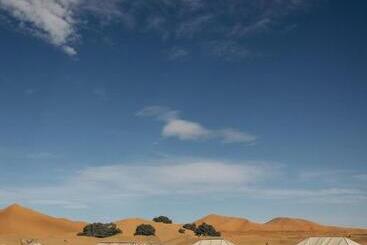 هتل East Desert & Luxury Camp