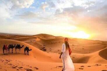 هتل East Desert & Luxury Camp