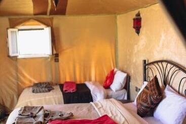 هتل East Desert & Luxury Camp