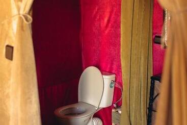 هتل East Desert & Luxury Camp
