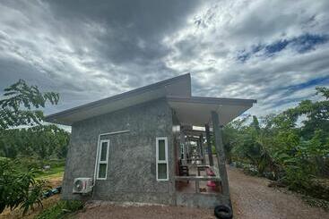 هتل Toraneethai Homestay Amphawa