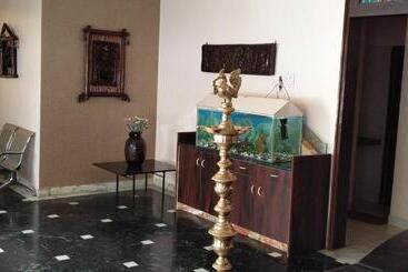 هتل Satkar Pune