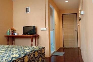 هتل Sun House Bkk