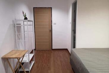 هتل Sun House Bkk