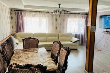 پانسیون Ayanchin Guest House