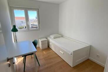 پانسیون Carcavelos Beach Shared Serviced Apartment 12