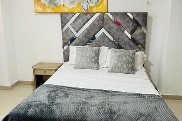 پانسیون Hostal Cra 8