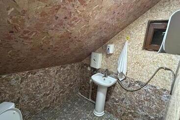 پانسیون Mak Guest House