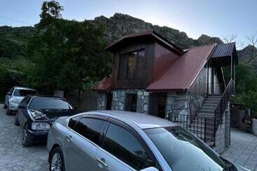 پانسیون Mak Guest House