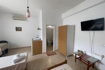 پانسیون Megi Rooms