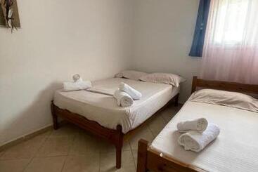 پانسیون Megi Rooms