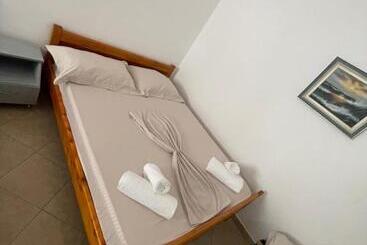 پانسیون Megi Rooms