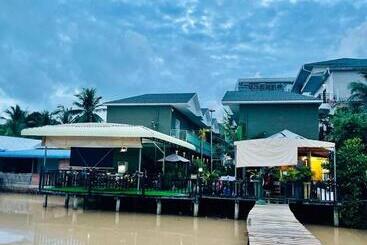 پانسیون River View Bangulow & Restaurant