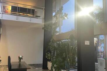 پانسیون Studio With Terrace & Rooftop Pool In Promenade Des Anglais