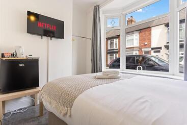 پانسیون Suite #1   Central Location   Private Ensuite, Smart Tv, Fast Wifi And Free Parking   By Yoko Proper