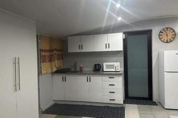 پانسیون The Cozy Corner In Suva