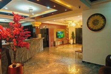 هتل Rolarz Resorts &