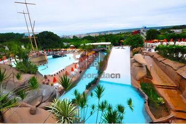 Spazzio Com Acesso Ao Acqua Park  L