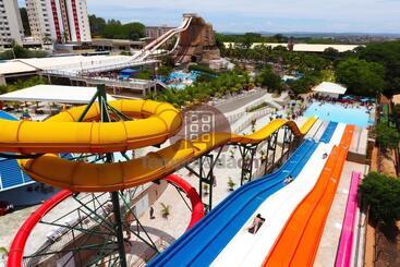 Spazzio Com Acesso Ao Acqua Park  L