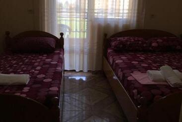 הוסטל Kreta Inn