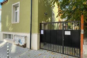 Prime Stays At 92 Antim I Street